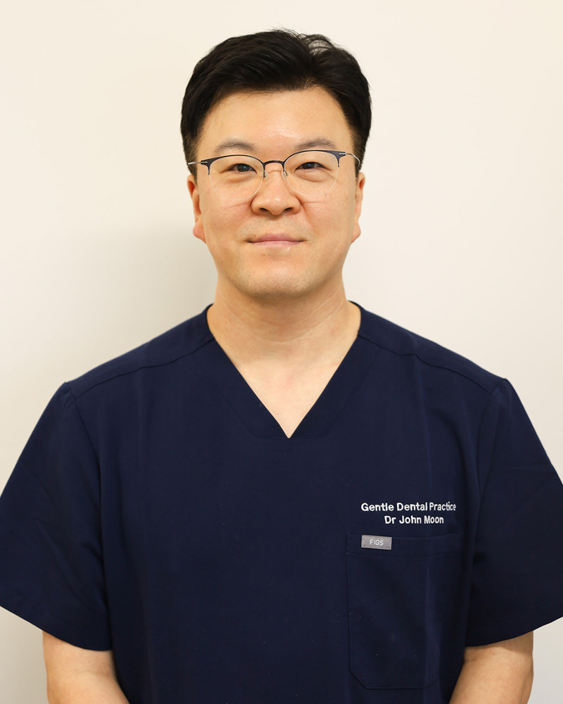 Dr Young (John) Moon BDS (Otago Univ NZ)